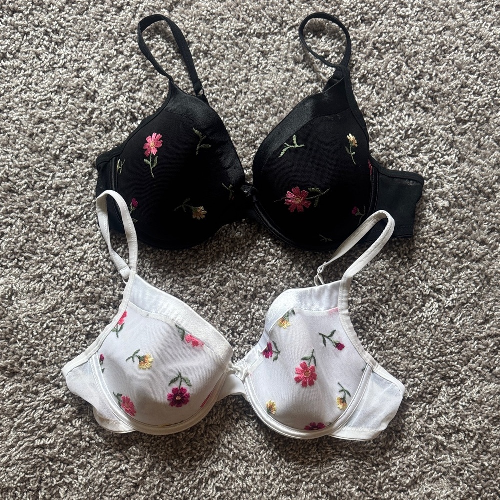 Warner’s Floral Embroidered Black and White Bras - 36C